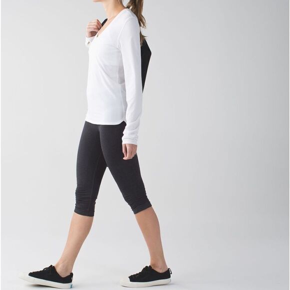 Lululemon In The Flow Crop II in Heathered Deep Coal - Picture 3 of 11